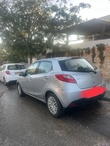 מודעת רכב מאזדה 2