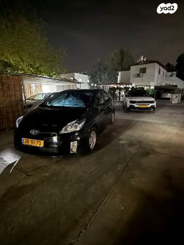 טויוטה פריוס