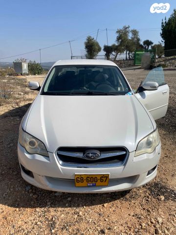 סובארו B4/לגאסי