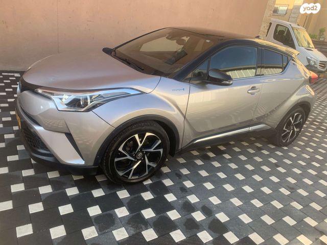 מודעת רכב טויוטה C-HR
