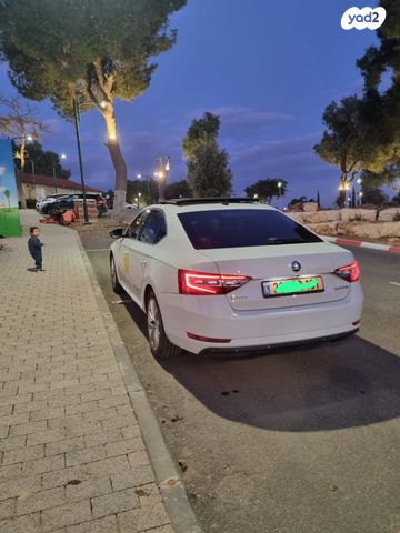 מודעת רכב סקודה סופרב