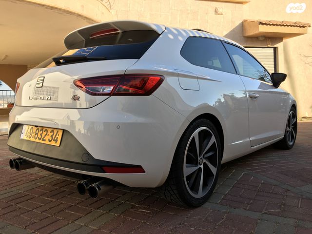 מודעת רכב סיאט לאון