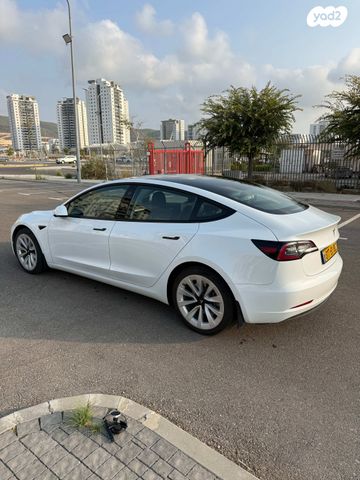 מודעת רכב טסלה מודל 3