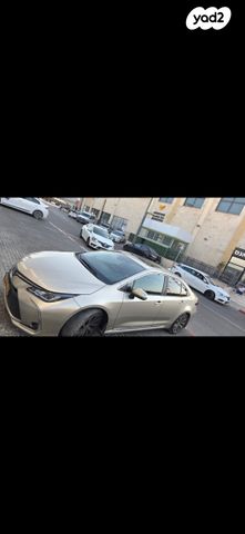 טויוטה קורולה