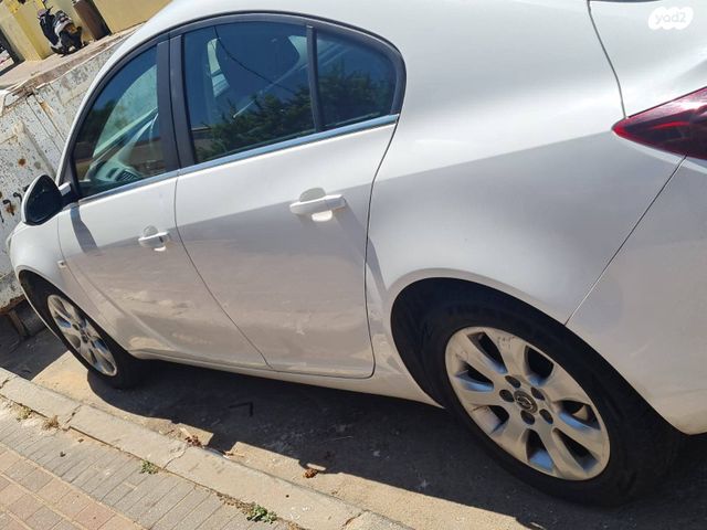 אופל אינסיגניה