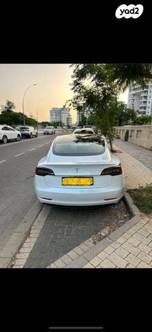 מודעת רכב טסלה מודל 3