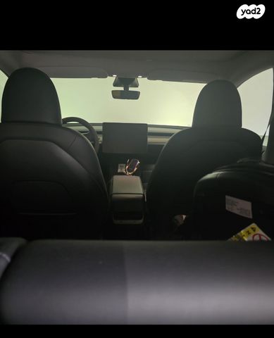 מודעת רכב טסלה מודל Y