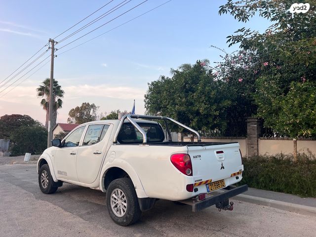 מיצובישי טרייטון / L200