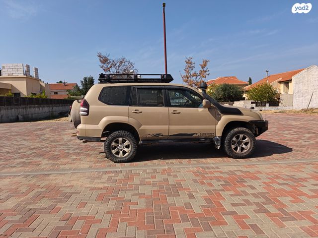 טויוטה לנד קרוזר