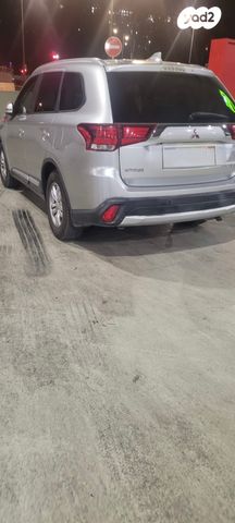 מיצובישי אאוטלנדר