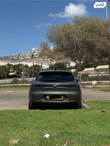 אלפא רומיאו טונלה