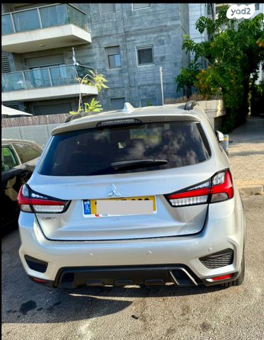 מודעת רכב מיצובישי ASX