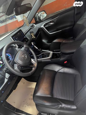טויוטה RAV4