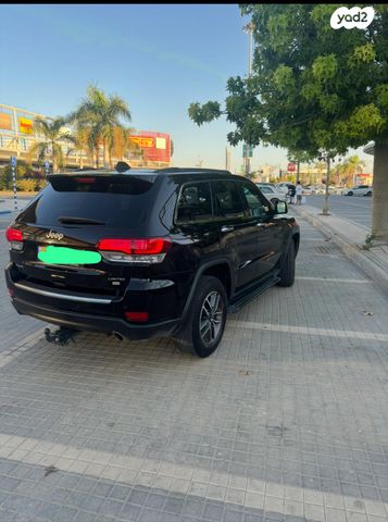 מודעת רכב ג'יפ גרנד צ'ירוקי