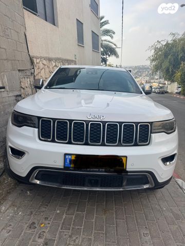 מודעת רכב ג'יפ גרנד צ'ירוקי