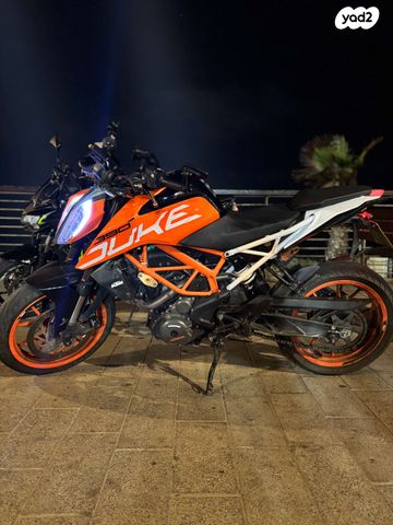 KTM Naked Duke 390
