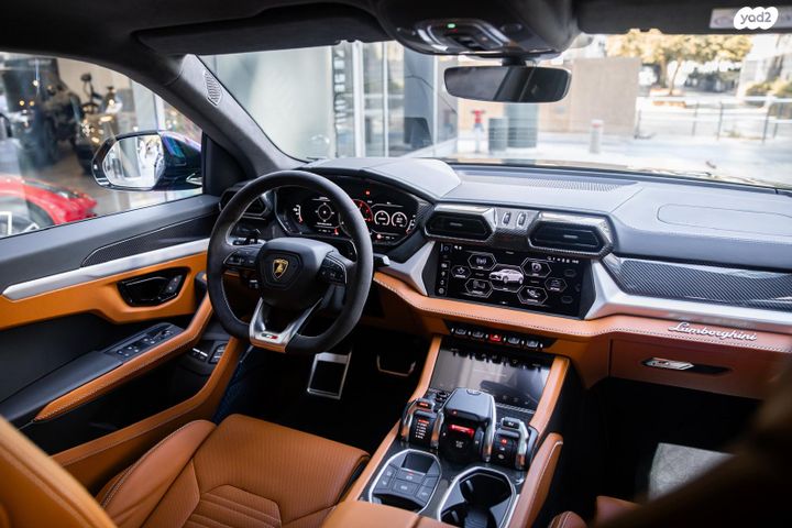 למבורגיני אורוס