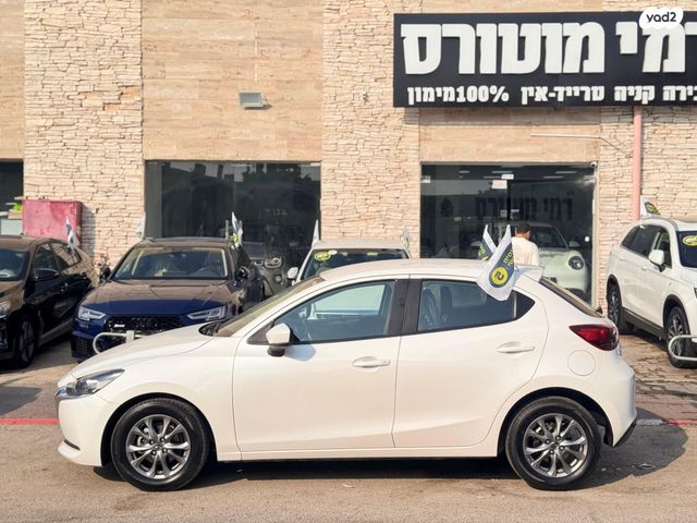 מודעת רכב מאזדה 2