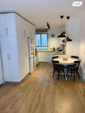 דירה, ארלוזורוב 76, עצמאות יוספטל, בת ים