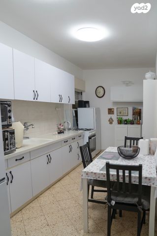 דירה, הרצל 49, מרכז העיר, קרית אתא