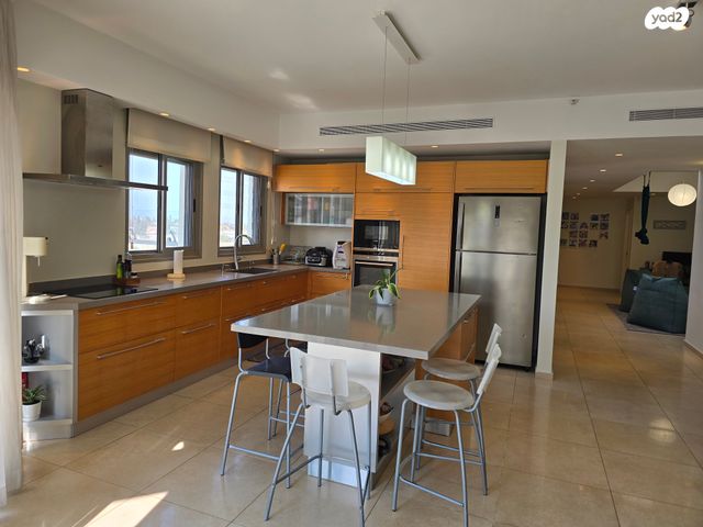 גג/ פנטהאוז, התורן 9, נאות רבין, יבנה