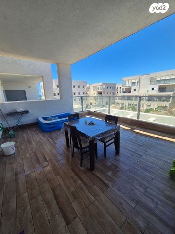 דירה, אלטנטורה 12, ג'סר א זרקא, ג'סר א זרקא