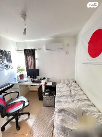 דירה, שדרות הרצל 21, גיורא יוספטל, דימונה