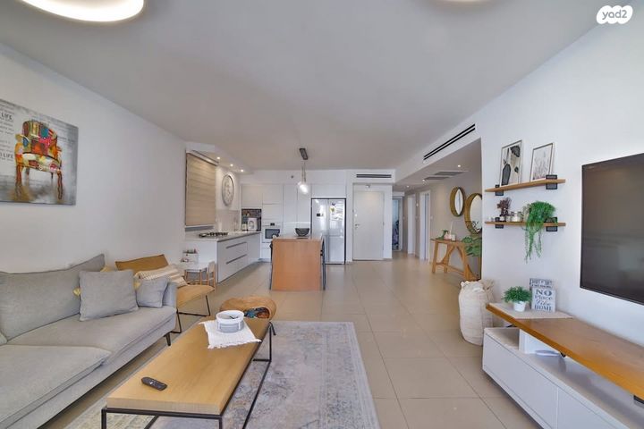 דירה, נעמי שמר 6, קרית אילון, חולון