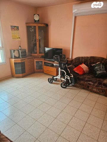 דירה, נירים 8, גני אביב, לוד