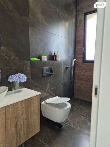 בית פרטי/ קוטג', אפיקי מים 5, באר גנים, באר גנים