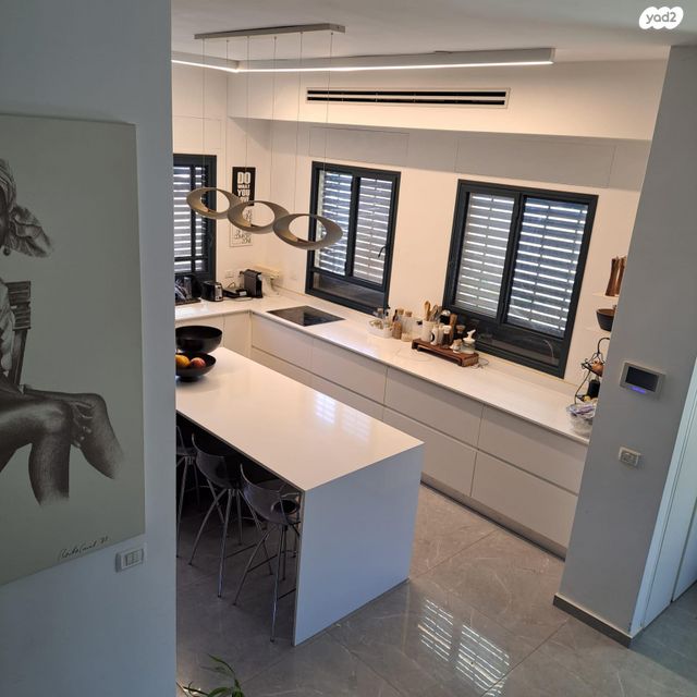 דו משפחתי, שבט שמעון 10, שאר העיר, קדימה צורן