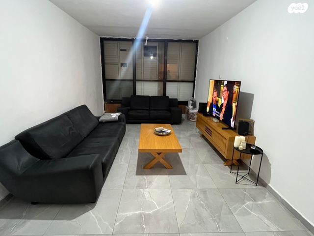 כיכר סיגל 11