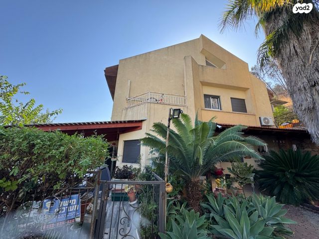 בית פרטי/ קוטג', צמרת הגליל 13, שיכון ה', קרית שמונה