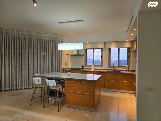 גג/ פנטהאוז, התורן 9, נאות רבין, יבנה