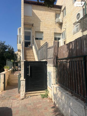 בית פרטי/ קוטג', מבוא הגפן 6, העמק, צור הדסה