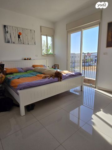 דו משפחתי, מניה שוחט 2, בר לב, מזכרת בתיה