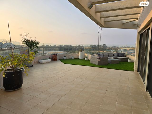 גג/ פנטהאוז, התורן 9, נאות רבין, יבנה