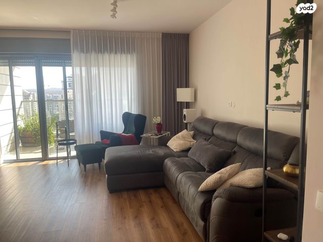 דירה, ניסים אלוני 14, פסגות אפק, ראש העין