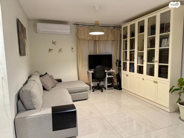 דירה, זלמן שז"ר 220, בן גוריון כנען, צפת