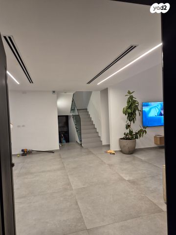 בית פרטי/ קוטג', אפיקי מים 5, באר גנים, באר גנים