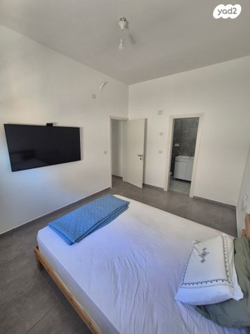 דירה, אלטנטורה 12, ג'סר א זרקא, ג'סר א זרקא