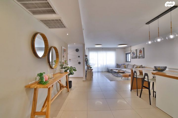 דירה, נעמי שמר 6, קרית אילון, חולון