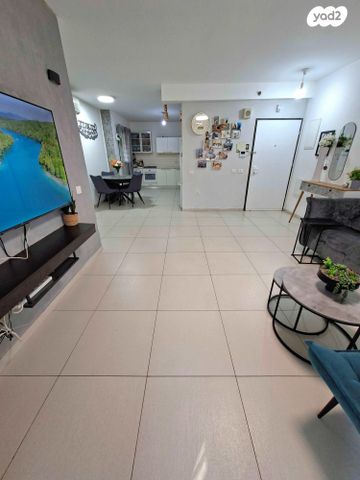 דירה, שדרות האלונים 20, פארק המושבה, באר יעקב