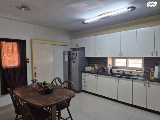 בית פרטי/ קוטג', שדרות אהרונוביץ' 14, נווה חיים, חדרה