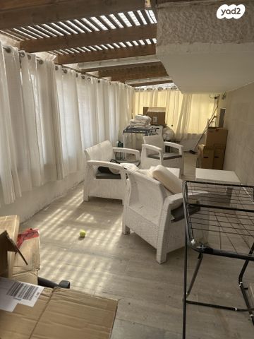 דירה, אדם 1, ארמון הנציב, תלפיות מזרח, ירושלים