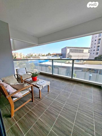 דירה, שדרות האלונים 20, פארק המושבה, באר יעקב