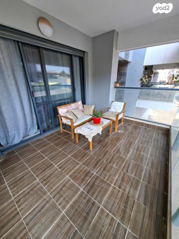 דירה, שדרות האלונים 20, פארק המושבה, באר יעקב