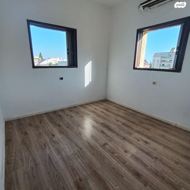 גג/ פנטהאוז, הרצל 20, ארלוזורוב, כפר סבא