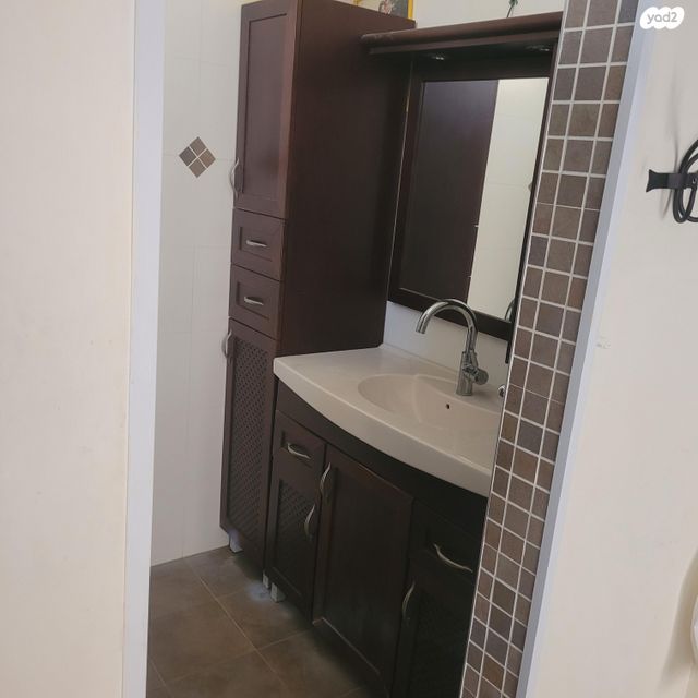 דירה, אחד העם 50, שיכון עובדים, טבריה