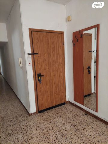 דירה, האחים אוסטשינסקי 8, ראשונים, ראשון לציון